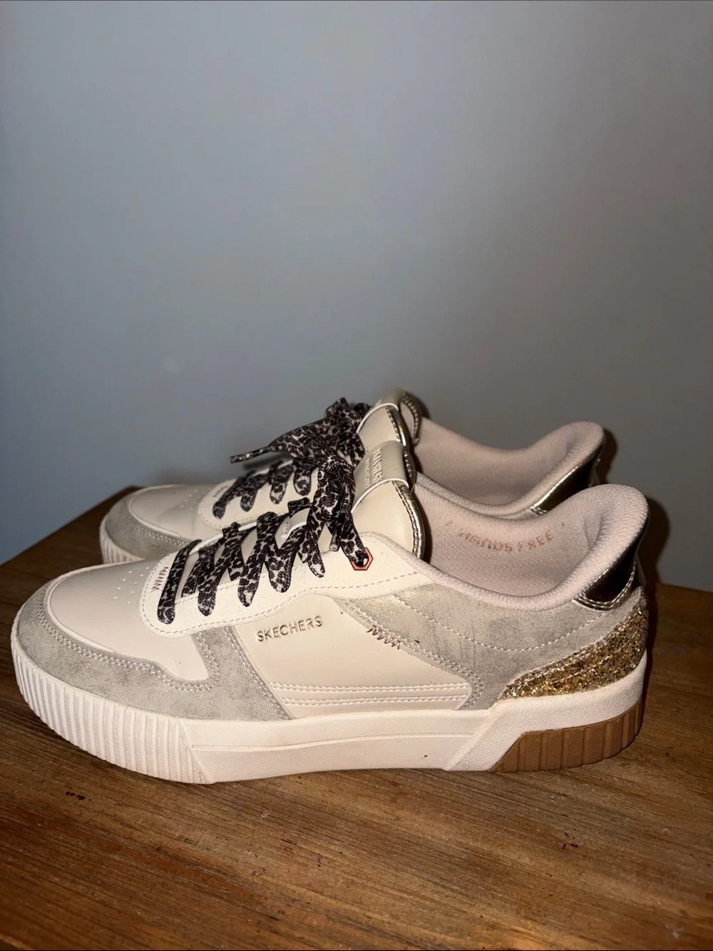 Skechers Women's Cream & Gold Glitter Low-Top Sneakers Size 10